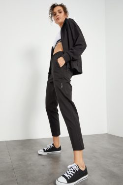 Siyah Kapüşonlu Gizli Cep Detaylı Standart Kalıp Kadın Eşofman Takımı – 95306