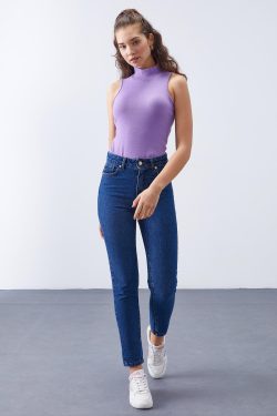 Açık Mavi Yüksek Bel Dar Kalıp Kadın Mom Jean – 94612