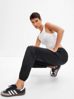 Siyah GapFit Parlak Kumaş Jogger Spor Pantolon